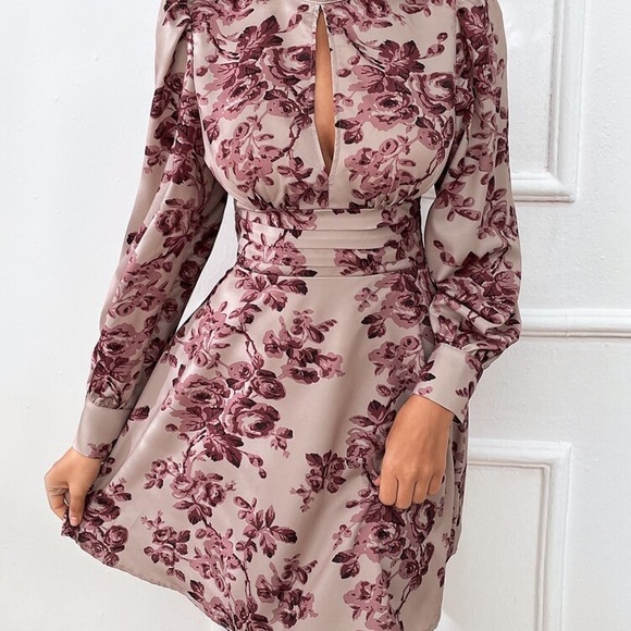 Floral Peekaboo Front Swing Dress - Picture 5 of 5